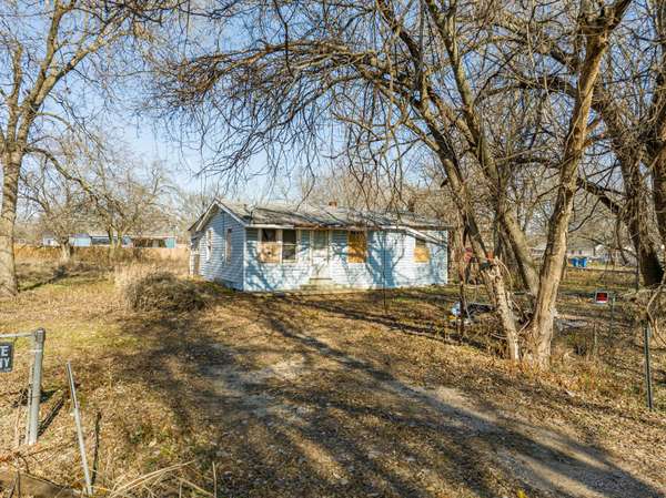 805 NE 3rd Street,  Hubbard,  TX 76648