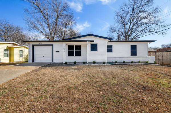 3608 Oakwood Street, Haltom City, TX 76117