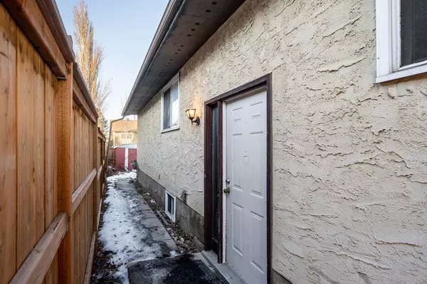 Calgary, AB T2E 7C2,170 Maunsell Close NE