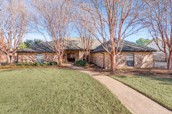 3808 Hillwood Way, Bedford, TX 76021