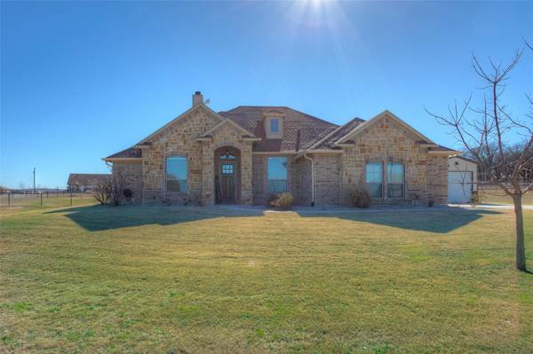 135 Lavender Lane, Springtown, TX 76082