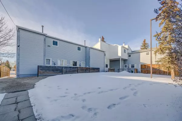 Calgary, AB T3J 1H4,390 Falconridge CRES NE #1002