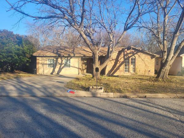 608 Comal Avenue, White Settlement, TX 76108