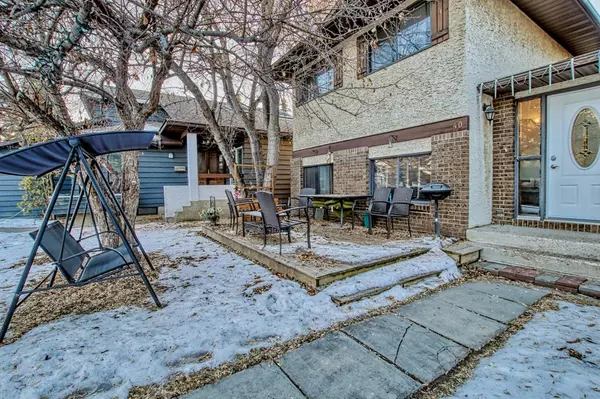 Calgary, AB T3K 1Z6,40 Berkshire Mews NW