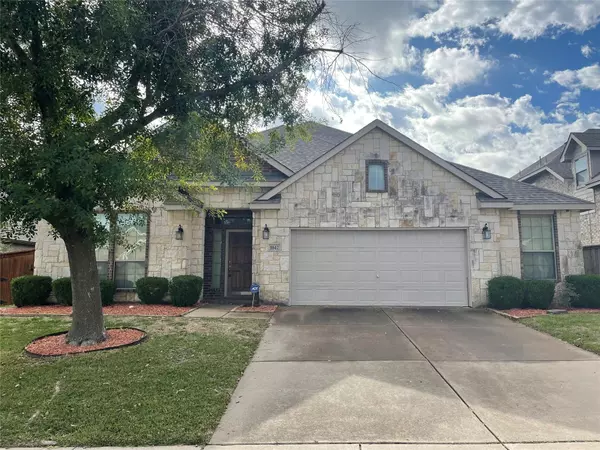 1042 Fieldstone Drive, Cedar Hill, TX 75104