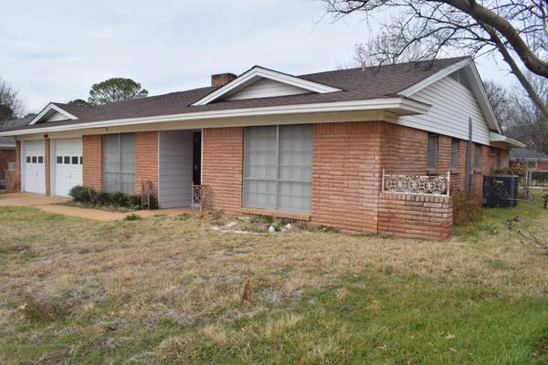 1917 Yucca Trail, Hurst, TX 76054