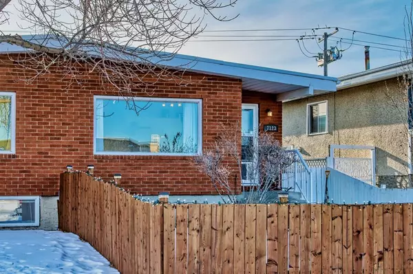 Calgary, AB T3B1W7,7123 37 AVE NW