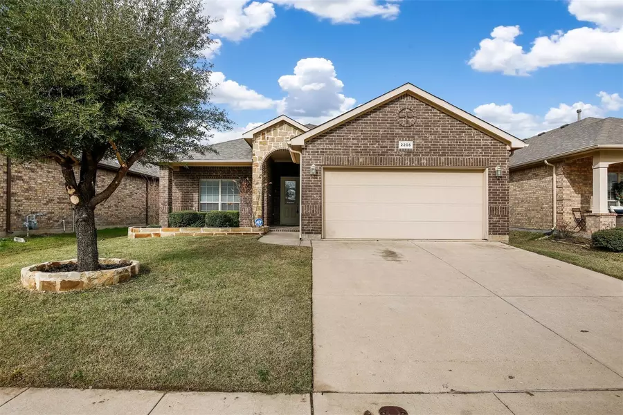 2205 Laurel Forest Drive, Fort Worth, TX 76177