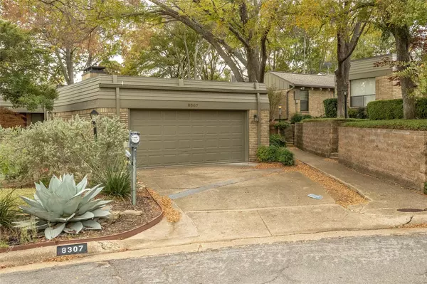 8307 Southmeadow Circle, Dallas, TX 75231