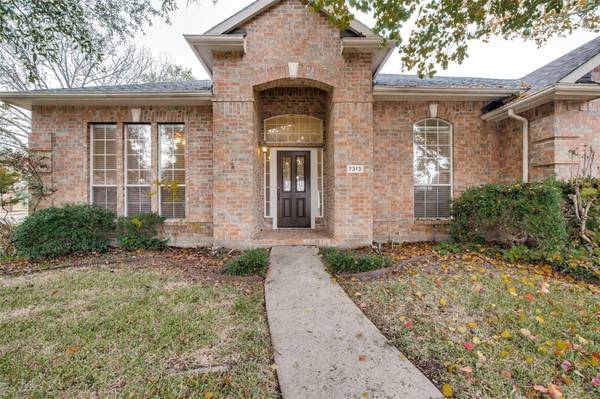 7313 Silverthorn Drive, Rowlett, TX 75089