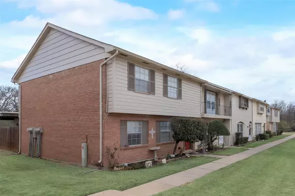 Grand Prairie, TX 75052,59 W Townhouse Lane