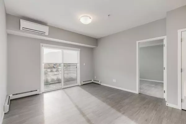 Calgary, AB T3M 3B1,4350 Seton DR SE #103