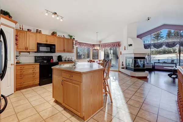 Cochrane, AB T4C 1N6,85 Gleneagles Close