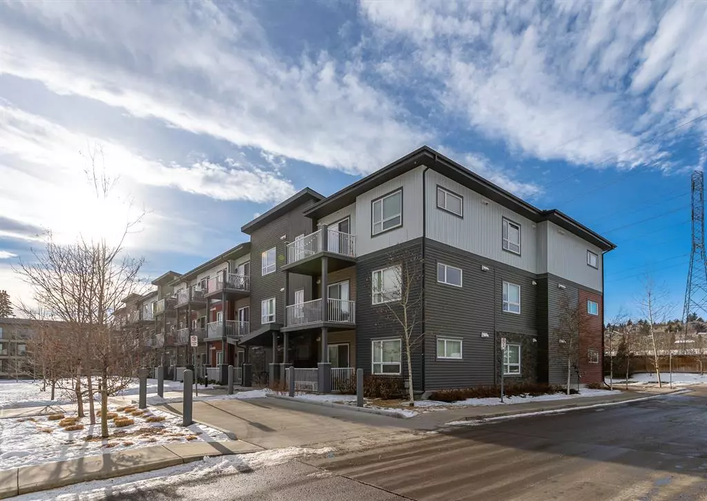 Calgary, AB T3A 8A2,5305 32 AVE SW #4105