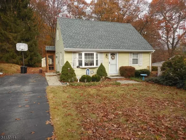 20 Cedar St, Bloomingdale Boro, NJ 07403