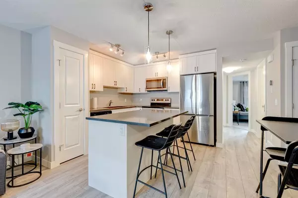 Calgary, AB T3M 2V5,613 Cranbrook Walk SE