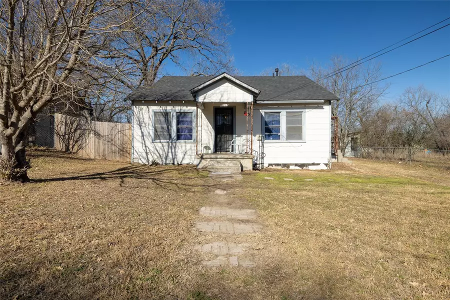 420 W Ball Street, Weatherford, TX 76086