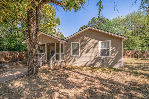 302 N Lane Wells Drive,  Longview,  TX 75604