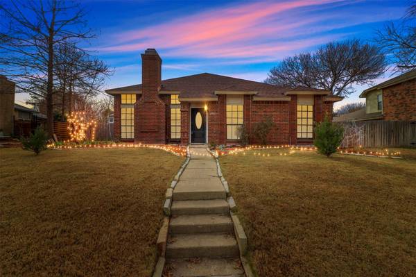 2092 Vista Drive, Lewisville, TX 75067