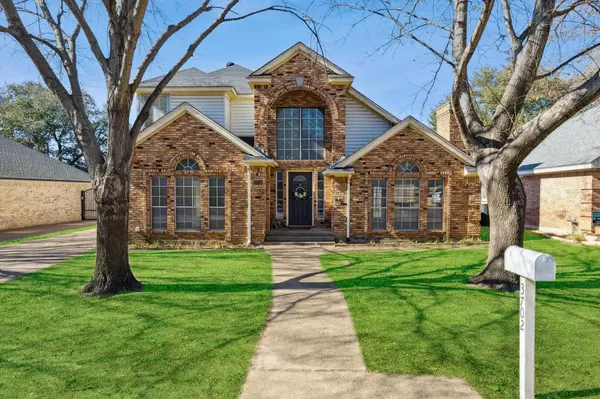 3702 Glenbrook Drive, Arlington, TX 76015