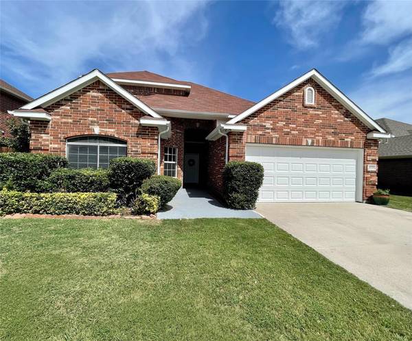 8320 Bandelier Trail, Fort Worth, TX 76137