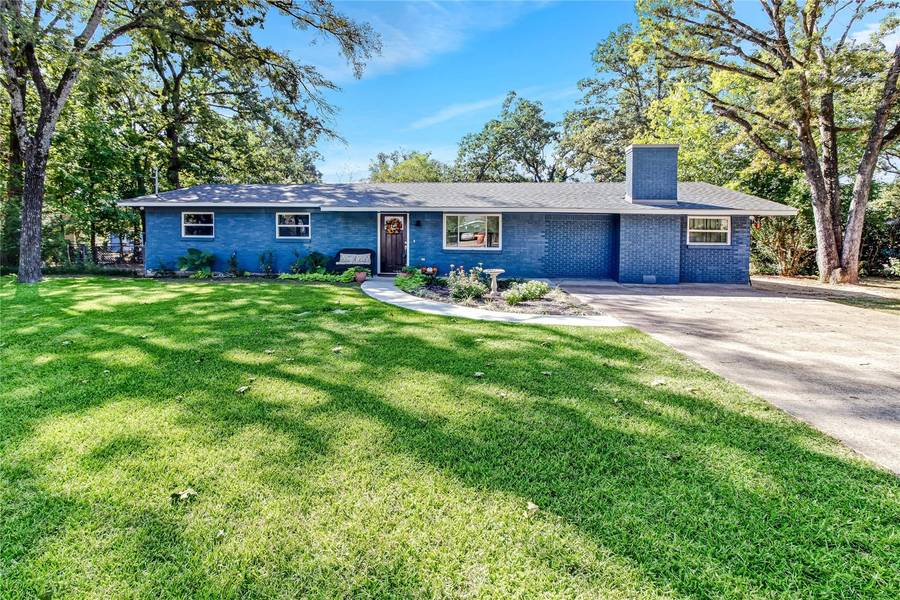 218 N Oaks Drive, Grand Saline, TX 75140