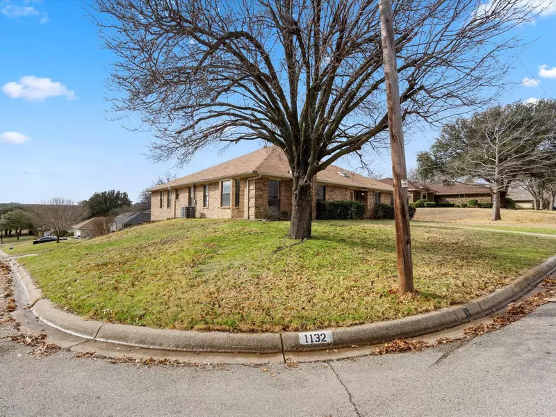 1132 Trinity Drive, Benbrook, TX 76126