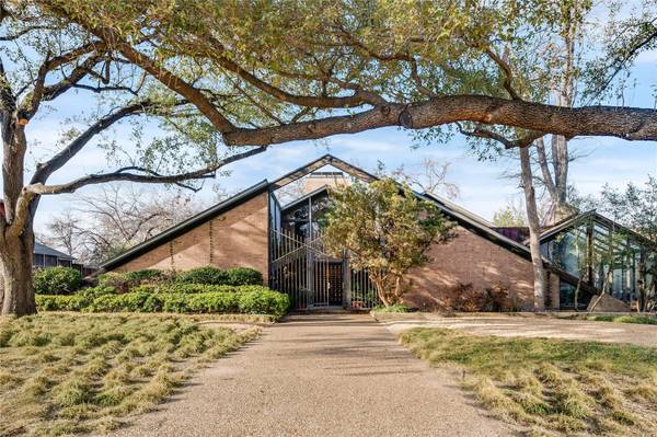 7707 Mason Dells Drive,  Dallas,  TX 75230