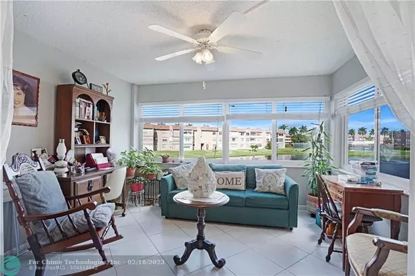 Sunrise, FL 33322,9580 Sunrise Lakes Blvd  #208