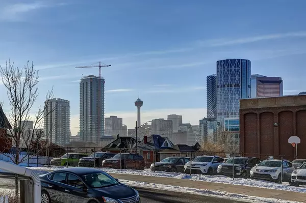 Calgary, AB T3H 4W6,106 6A ST NE