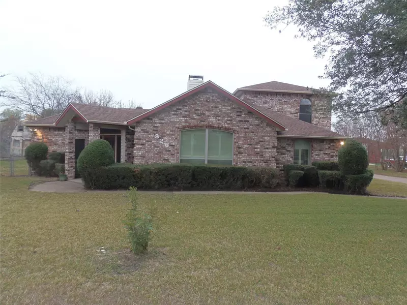 826 Rachelle Drive, Red Oak, TX 75154