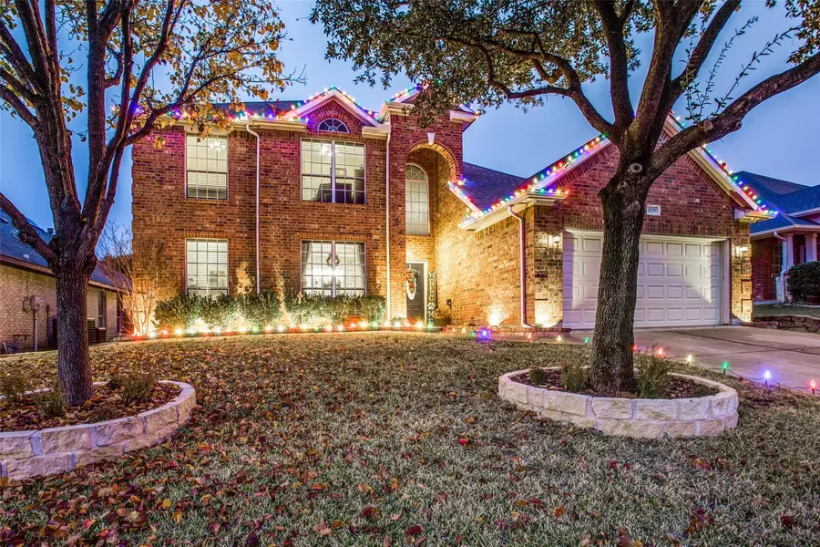 10205 Ash Creek Lane, Fort Worth, TX 76177