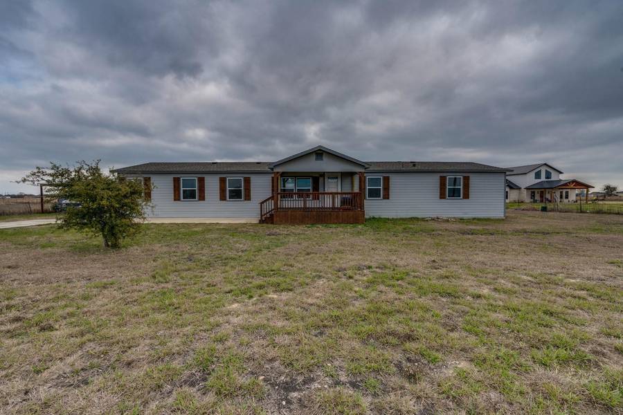 1125 Gibson Road, Palmer, TX 75165