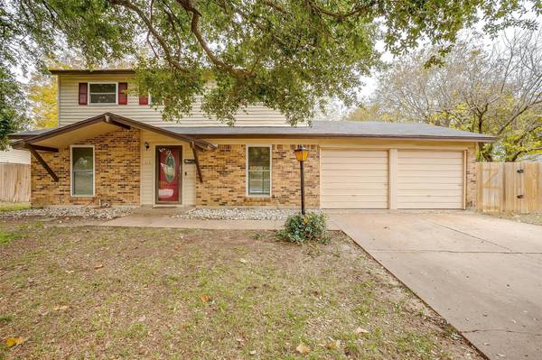 212 Lester Street, Burleson, TX 76028