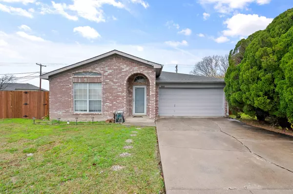 935 Packard Drive, Arlington, TX 76001