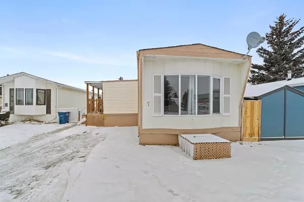 Airdrie, AB T4B 1Z7,649 Main ST N #7