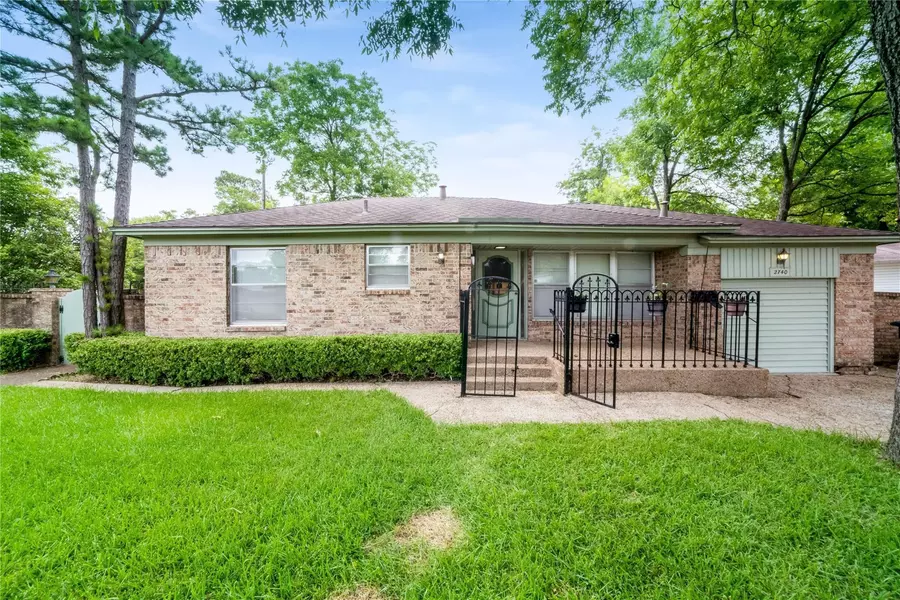 2740 Mayhew Drive, Dallas, TX 75228