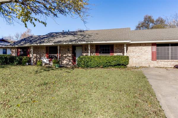 317 Valleyglen Drive, Desoto, TX 75115