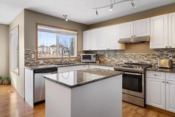 Airdrie, AB T4B 2J4,16 Willowbrook Bay NW