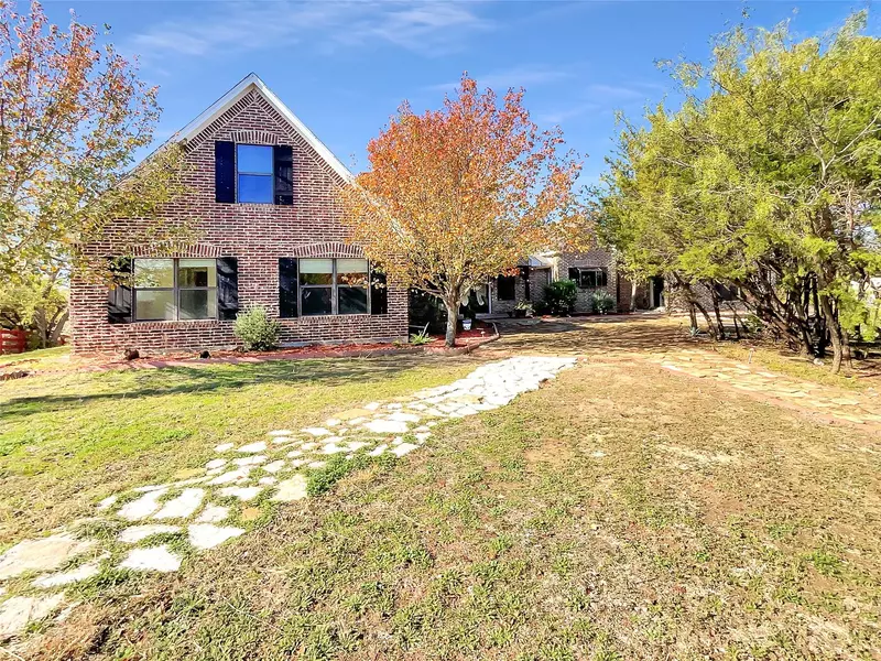 1340 Robyn Road, Azle, TX 76020