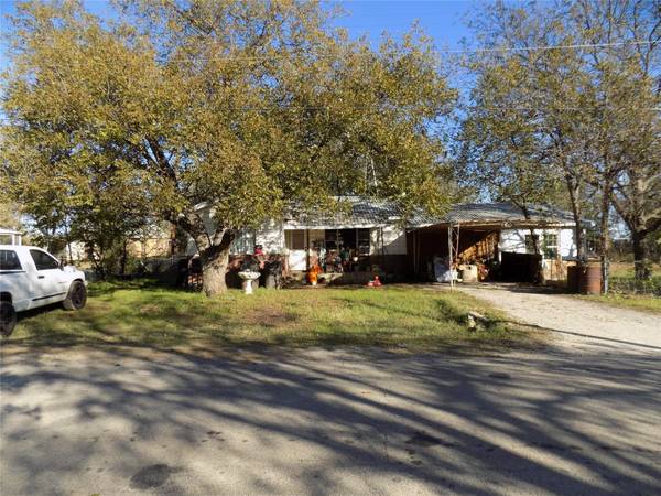 403 5th, Blanket, TX 76432