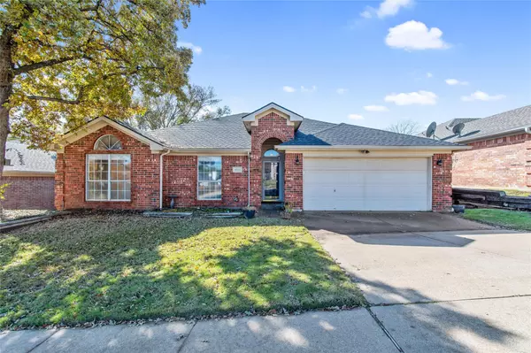 6114 Silkcrest Trail, Arlington, TX 76017