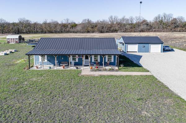 375 County Road 4927, Trenton, TX 75490