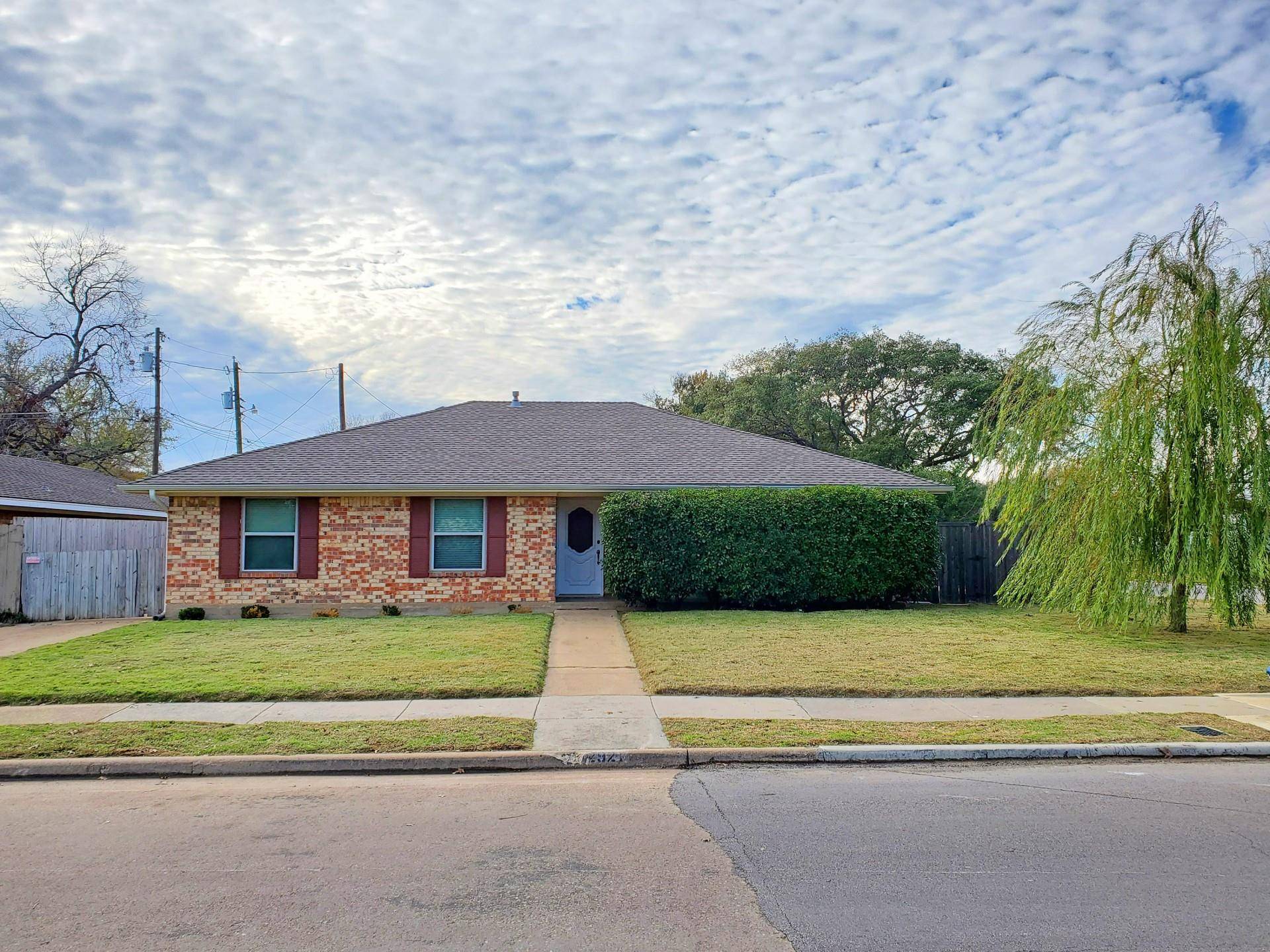 2921 Lee Park Drive, Irving, TX 75062