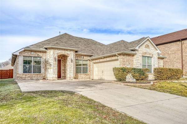 2311 Collin Drive, Grand Prairie, TX 75052