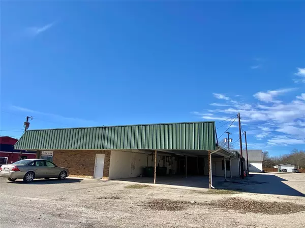 Lindsay, TX 76250,119 E Main Street