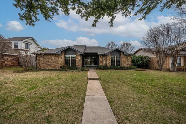 2024 Stein Way, Carrollton, TX 75007