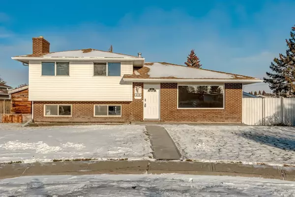 Calgary, AB T1Y 1M2,216 Pinetree PL NE