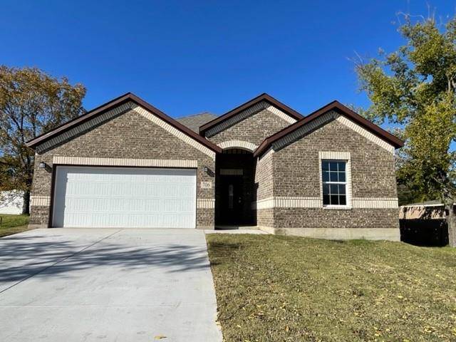 706 E Belknap Street, Ennis, TX 75119