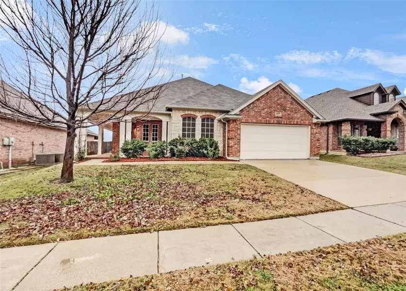 10117 Red Bluff Lane, Fort Worth, TX 76177